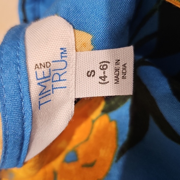 Ladie Size S pretty Blue Dress with Yellow Floral Pattern. New, Has'nt Been Worn - Picture 3 of 9